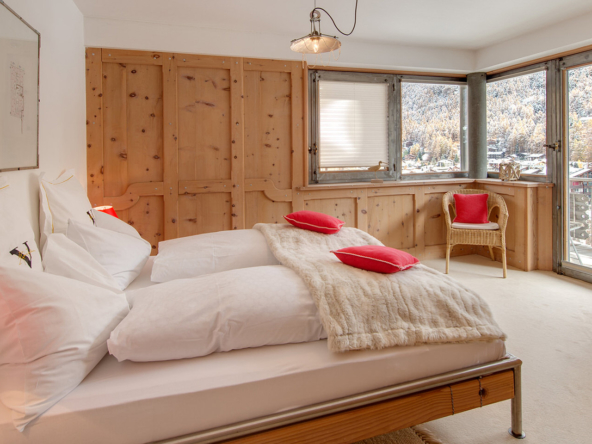 View_House_Red_Zermatt_11