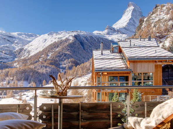 View_House_Red_Zermatt_4