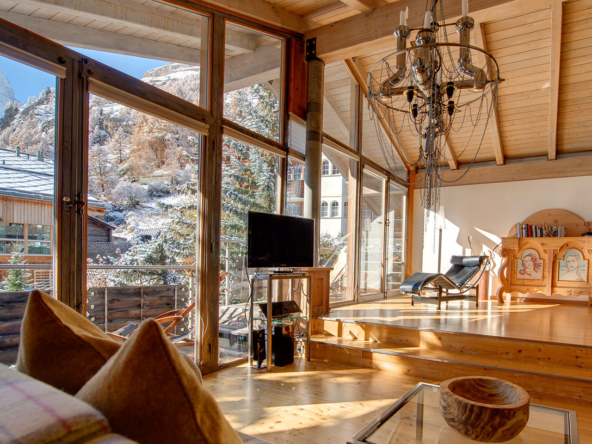 View_House_Yellow_Zermatt_1